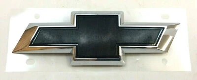Chevrolet Blazer 2019 2020 puerta levadiza trasera escotilla negra pajarita emblema insignia nuevo OEM Foto 1 de 2