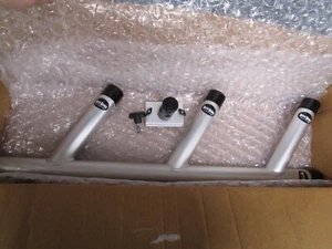 Rutenhalter Baum Triple Fixed Unit Aluminium Angelrutenhalter mit Standfuß. Neu - Bild 1 von 4