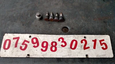 JUEGO TUERCAS BLOQUEO RUEDA RENAULT MEGANE 2017 - 2022 Foto 1 de 4