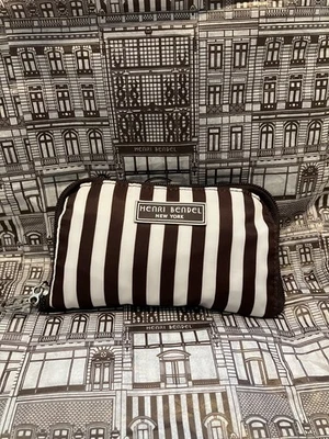 Bolso de Compras Henri Bendel Centenario Rayas Embalable Usado en Excelente Condición Foto 1 de 4