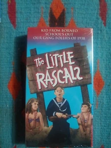 THE LITTLE RASCALS VHS NEW - KID FROM BORNEO/ SCHOOLS OUT/OUR GANG FOLLIES - Foto 1 di 2