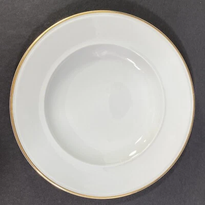 Plato de cena Pottery Barn blanco con borde dorado 10 3/8" PBA32 hecho en Japón Foto 1 de 4