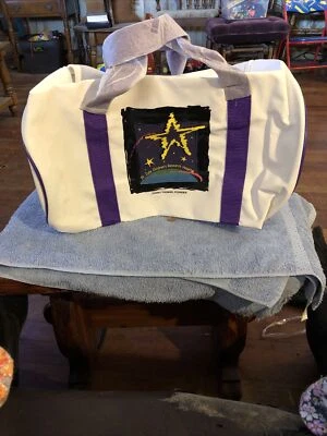 Bolsa de vinilo St. Jude Research Hospital 16" de largo 10" de ancho REALMENTE como una bolsa de gimnasio Foto 1 de 2