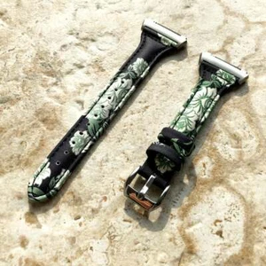 Weiße Rosen schmal elegant weiches Lederband Armband für Fitbit Ionic Smartwatch - Bild 1 von 5