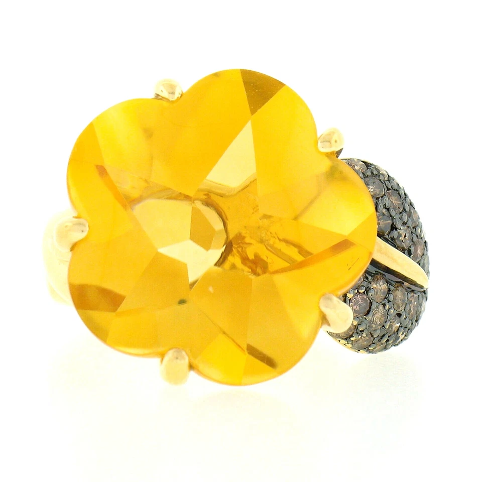 Anillo de cóctel de hoja de diamante pavé marrón elegante flor de citrino con tapa de oro de 18 quilates Foto 1 de 4