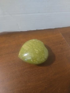 HERMOSA PIEDRA PRECIOSA CORAZÓN ÓPALO VERDE 2.5" De--MADAGASCAR--Muy Bonita - Imagen 1 de 9