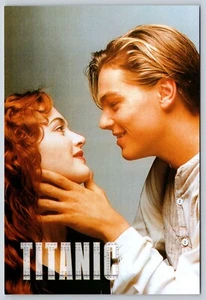 Postal Titanic 1997 Película Kate Winslet Leonardo DiCaprio Abrazo - Imagen 1 de 2