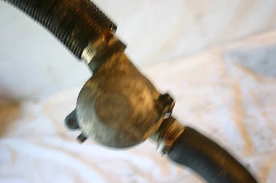 Honda VF1100C/84 VF1100 V65 1983 Magna OEM refrigerante termostato y carcasa   Foto 1 de 4