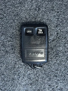 VOLVO S60 V40 V70 S40 S70 XC70 2 BUTTON REMOTE KEY 30851156 - Picture 1 of 7