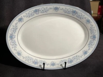 Bandeja de servir floral azul ovalada vintage Noritake Blue Hill de 12" Foto 1 de 4