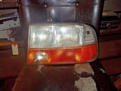 98-05 BLAZER S10/JIMMY S15 LEFT DRIVER SIDE HEAD LIGHT LAMP ASSEMBLY HALOGEN  - Image 1 of 4