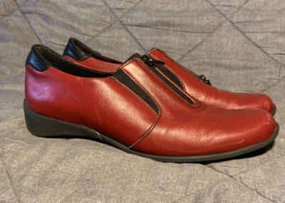 Munro 平底鞋女式 8M 红色皮革乐福鞋舒适鞋 — 第 1/4 张图片