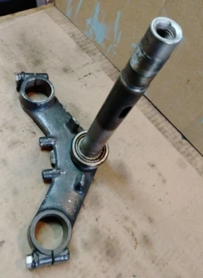 Kawasaki Eliminator ZL900 ZL1000 steering stem lower fork clamp holder 1985-1987 Foto 1 de 4