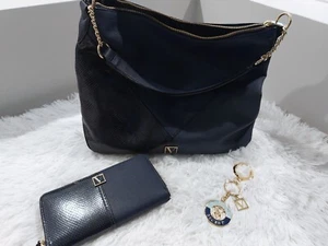 NWT VICTORIA SECRET Navy Colorblock Slouchy Purse w/wallet and keychain (71) - Picture 1 of 7