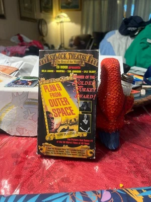 PLAN 9 FROM OUTER SPACE: VHS ED WOOD PERSENTS BELA LUGOSI-VAMPIRA-TOR JOHNSON-LV - Image 1 of 2