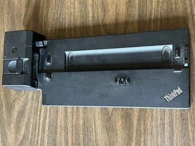 Estación de Acoplamiento Lenovo Thinkpad 40Ah, Nº de Pieza SD20011987 (sin fuente de alimentación) Foto 1 de 4