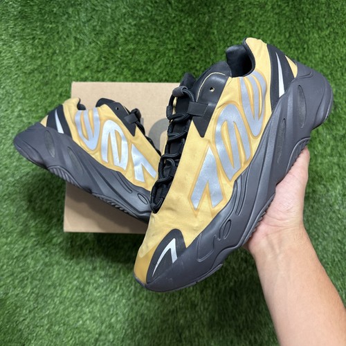 Adidas Yeezy Boost 700 MNVN Honey Flux taglia 10 5 GZ0717