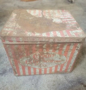 Antique Crispo Lily Sodas Sawyer Biscuit Co Chicago Tin Box - Picture 1 of 6