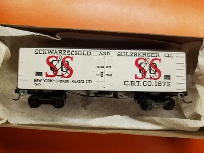 Vtg HO Scale Roundhouse Schwarzschild Sulzberger Co. Reefer 1675 Kadee Couplers - Image 1 of 4