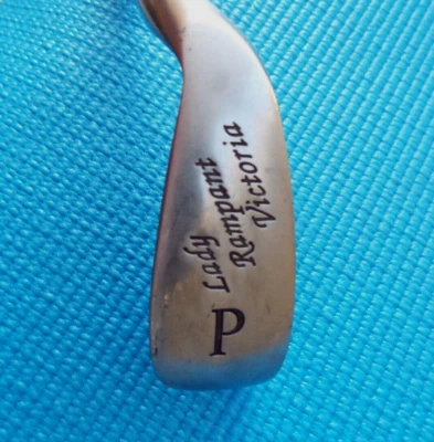 R/H--SLOTLINE-LADY RAMPANT VICTORIA-PITCHING WEDGE--GRAPHITE SHAFT-35.5IN - Image 1 of 4
