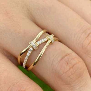 Unique Wavy Shape Broad Band Design Round Cut Anniversary Ring For His Partner - Picture 1 of 5