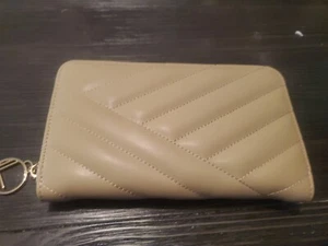 Loulu Wallet - Picture 1 of 2