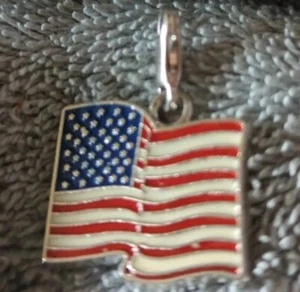 USA Amerikanische Flagge Hänger mit Clip Emaille Charm Lot B6 - Bild 1 von 2