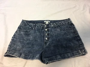 Pantalones cortos de jean Forever 21 de gran altura con botones mosca talla 31 lavado medio - Imagen 1 de 3