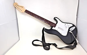 Rock Band 4 Black Wireless Guitar Fender Stratocaster Xbox One 91161 Tested - Picture 1 of 6