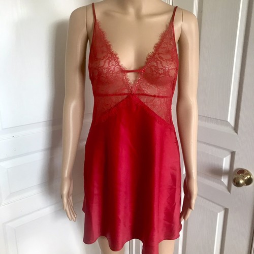 UNDERCOVER Abito nuovo con etichette Victoria’s Secret Steffy audace rosso incrociato pizzo raso slip taglia L