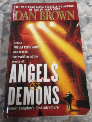 Paperback: Dan Brown Angels & Demons Foto 1 de 2