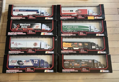 Lote 8 Racing Champions Team Transporters 1991-Richard Petty STP- Bodine-Waltrip Foto 1 de 4