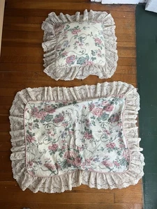 Elizabeth Gray Croscill Victoria floreale e pizzo regina finta + cuscino set di 2 vintage - Foto 1 di 6