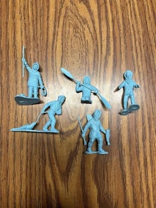 Vintage Louis Marx Eskimo Arctic Play Set Figures Lot of 5 Light Blue - Picture 1 of 7