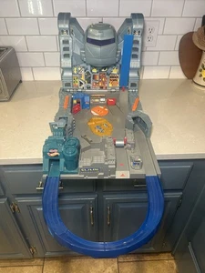 Seltenes Hot Wheels Cyborg City Spielset motorisiert getestet funktioniert nicht vollständig - Bild 1 von 6