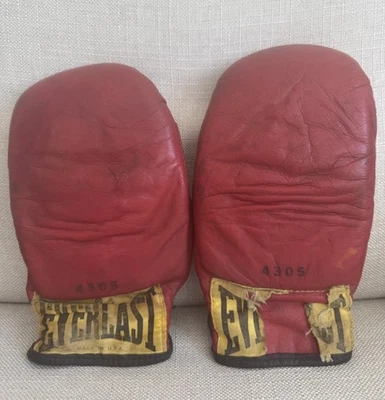 Vintage 4305 EverLast Red Speed Bag Gloves Laceless - Same Day Shipping - Image 1 of 4