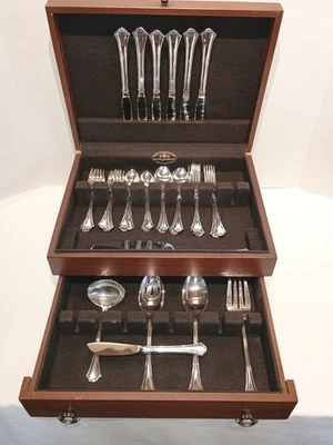 PLATO DE PLATA REED & BARTON French Chippendale 35 piezas vajilla plana en estuche original Foto 1 de 4