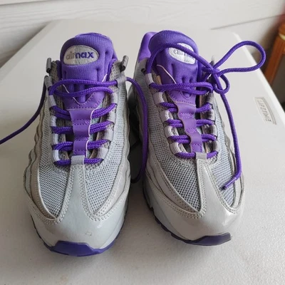 Nike Air Max 95 Gris Púrpura Mujer’s Zapatos para Correr Talla US 7 EU 38 Foto 1 de 4