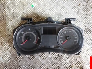 Compteur de vitesse - RENAULT CLIO III (3) 1.5 DCI 125,844KMS - Réf 8200582702-G - Picture 1 of 4
