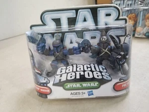 NIB Hasbro Galactic Heroes Star Wars Mandolorian Warrior And Pre Vizsla Figures - Picture 1 of 3