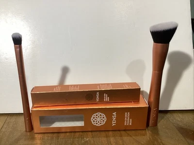 Base y cepillo corrector en ángulo Yensa Skin on Skin (tamaño completo) nuevo en caja Foto 1 de 4