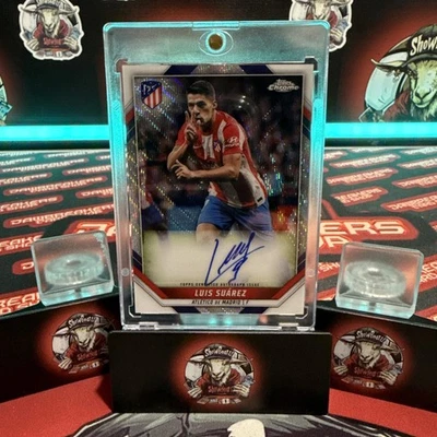 21/22 Luis Suarez On Card  Autographed Soccer Card Topps Chrome 26/50 - Image 1 of 4