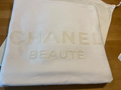 CHANEL BEAUTE BADETUCH /  HANDTUCH / SAUNATUCH  IM STAUBBEUTEL  VIP  OVP - Bild 1 von 4