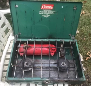 Vintage 1970 COLEMAN 425E Portable Two-Burner Gas Camp Stove Made In USA - Picture 1 of 10