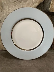 NEW ROYAL DOULTON PLATINUM SILK ICE BLUE BONE ACCENT 9” SALAD PLATE - Picture 1 of 3