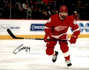 Sam Gagner Signed Detroit Red Wings 8x10 Photo - Picture 1 of 1