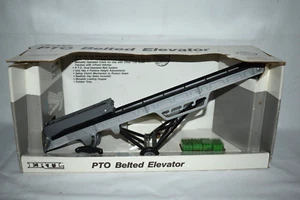 Ertl 1:32 PTO Belted Elevator - Picture 1 of 4