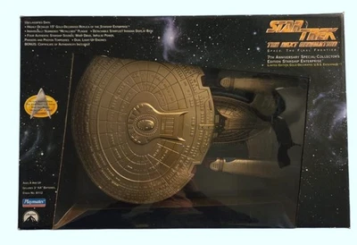 Playmates Star Trek TNG 7th Anniversary GOLD USS Enterprise 1995 LIMITED Edition - Image 1 of 3