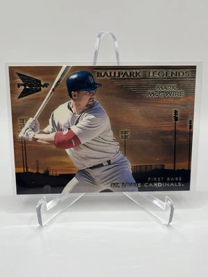1999 Pacific Prism Ballpark Legends Mark McGwire #9 1:193 Odds Cardinals - Imagem 1 de 2