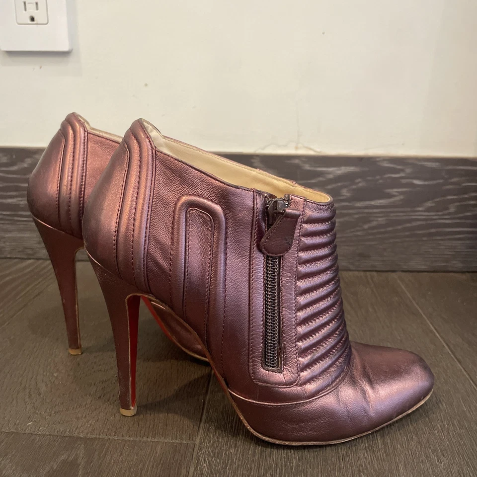 Christian Louboutin 尺寸 39 适合 7-8 码皮革踝靴紫色 4.5 英寸鞋跟  — 第 1/4 张图片